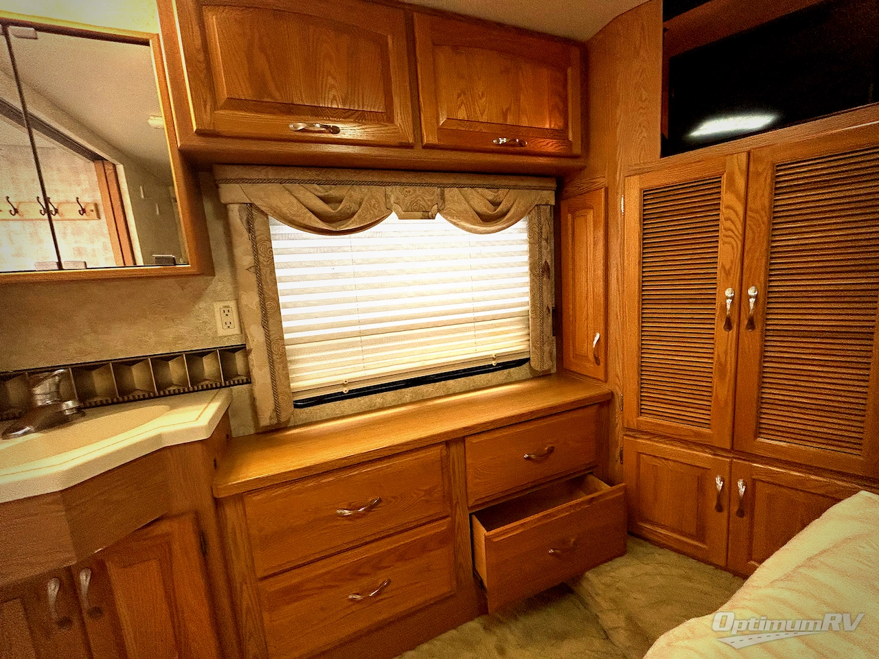 2005 Newmar Kountry Star 3907 Photo 21