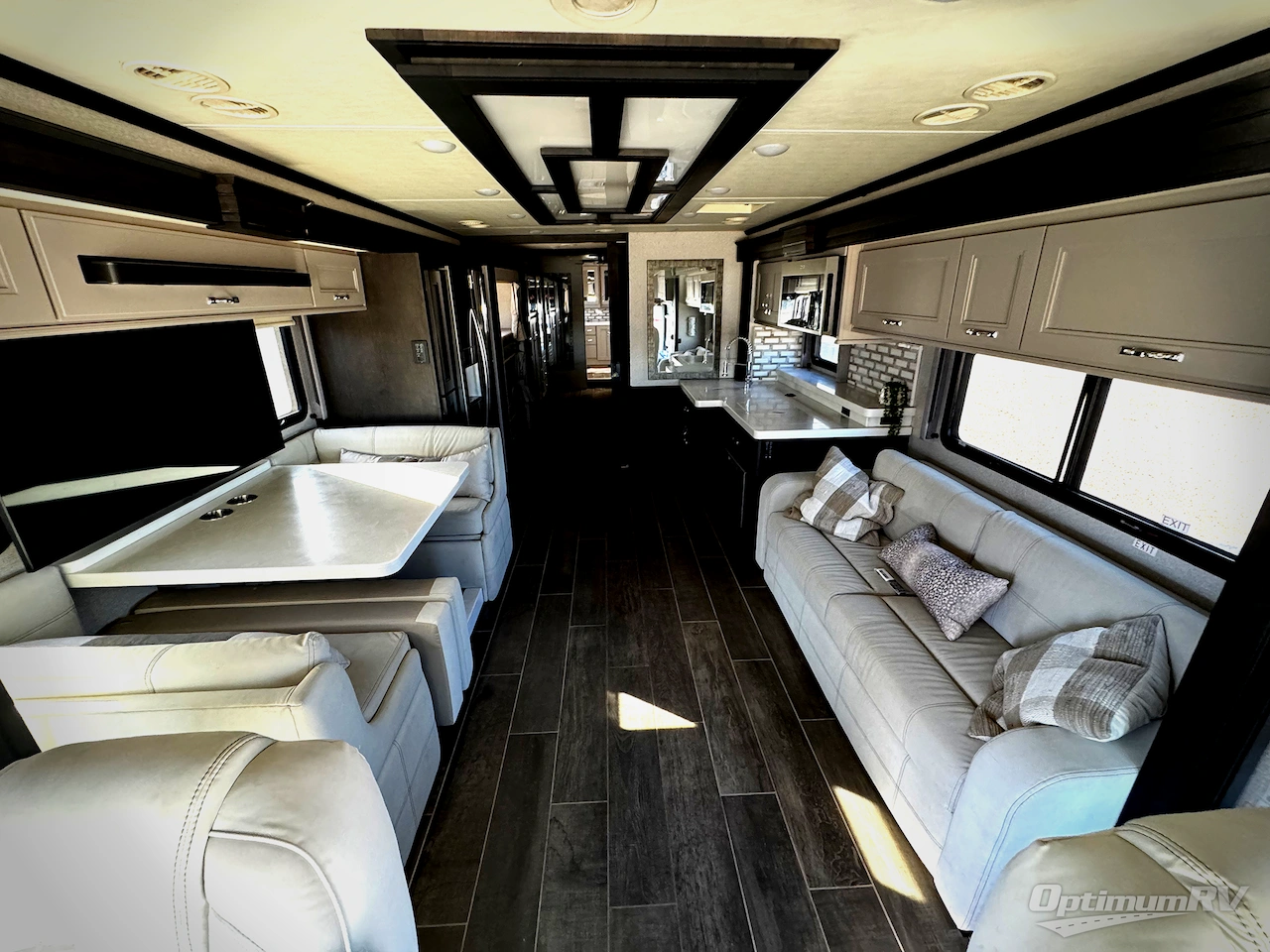 2023 Thor Venetian B42 Photo 5