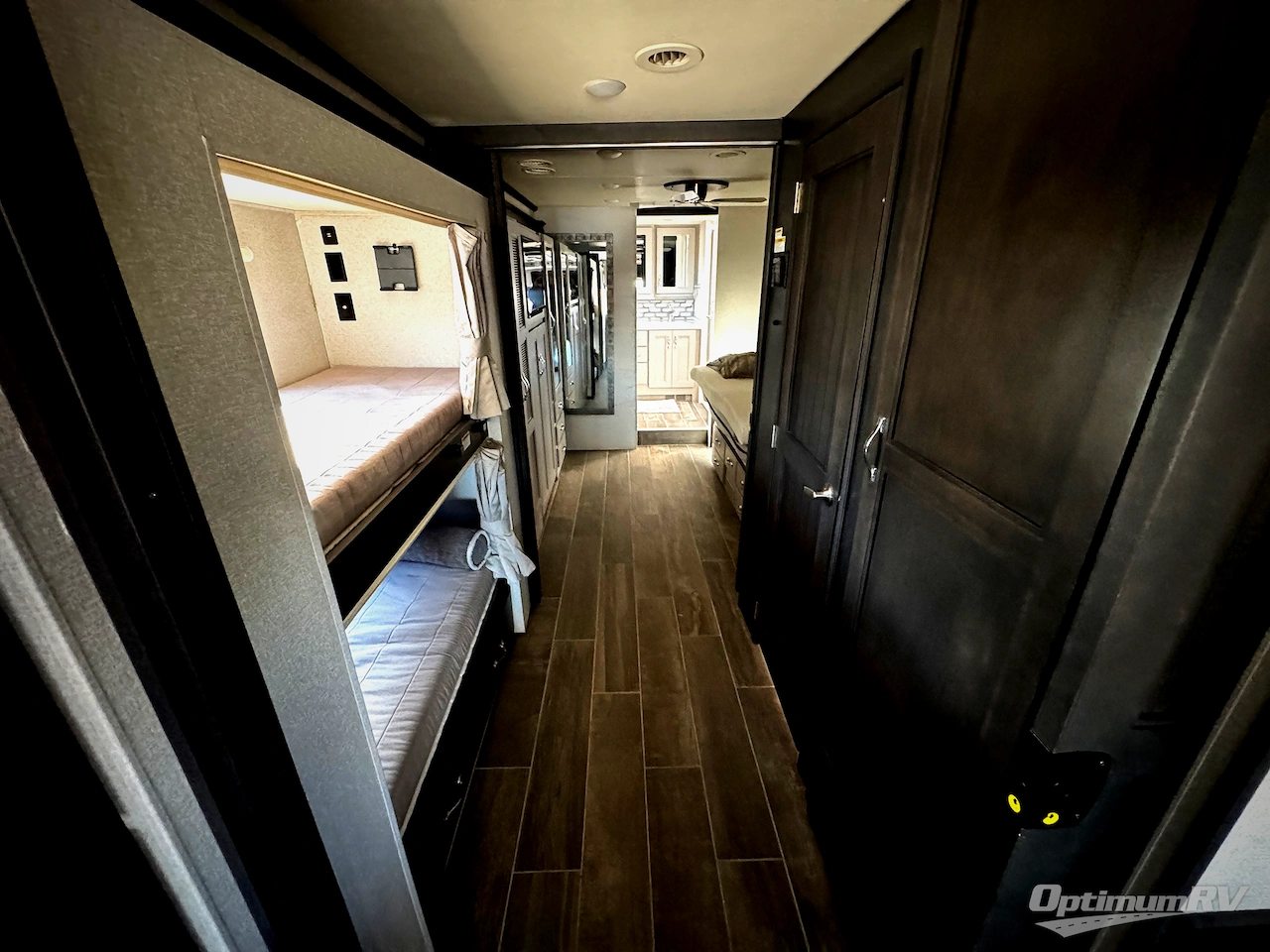 2023 Thor Venetian B42 Photo 14