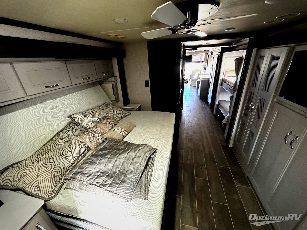 2023 Thor Venetian B42 Photo 21