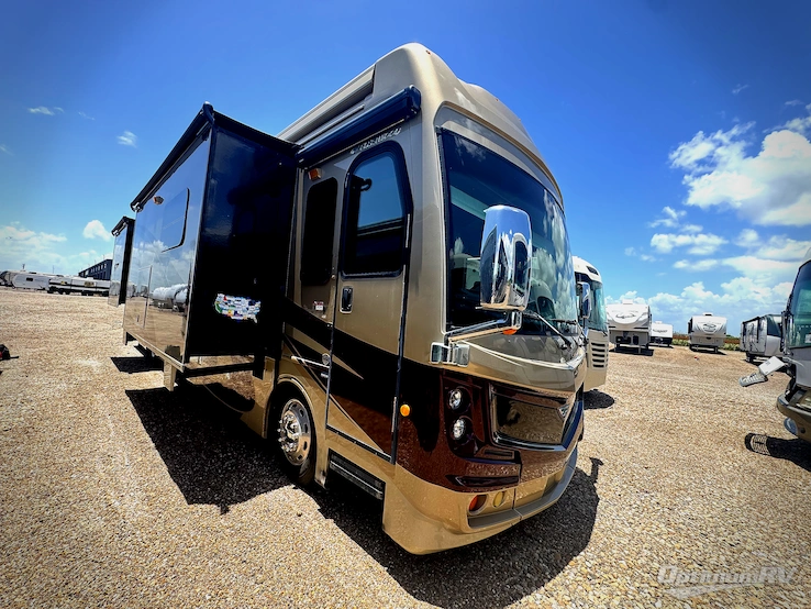 2017 Fleetwood Discovery 40E RV Photo 1