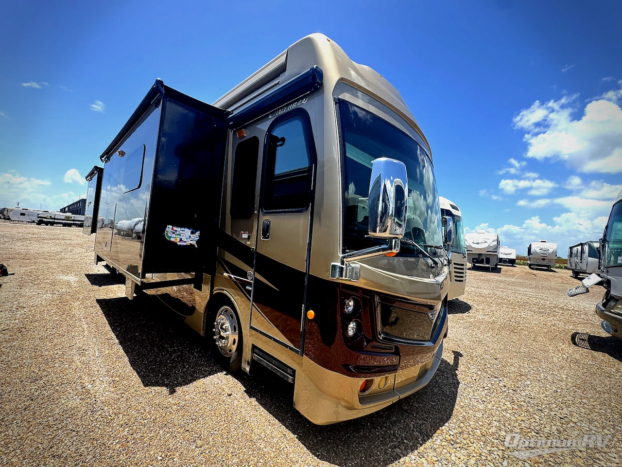 2017 Fleetwood Discovery 40E Photo 1