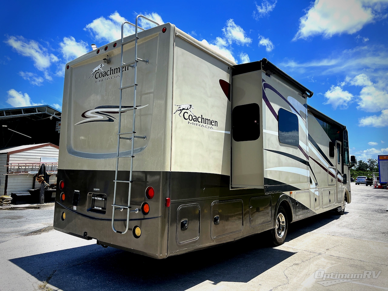 2015 Coachmen Mirada 35LS Photo 3