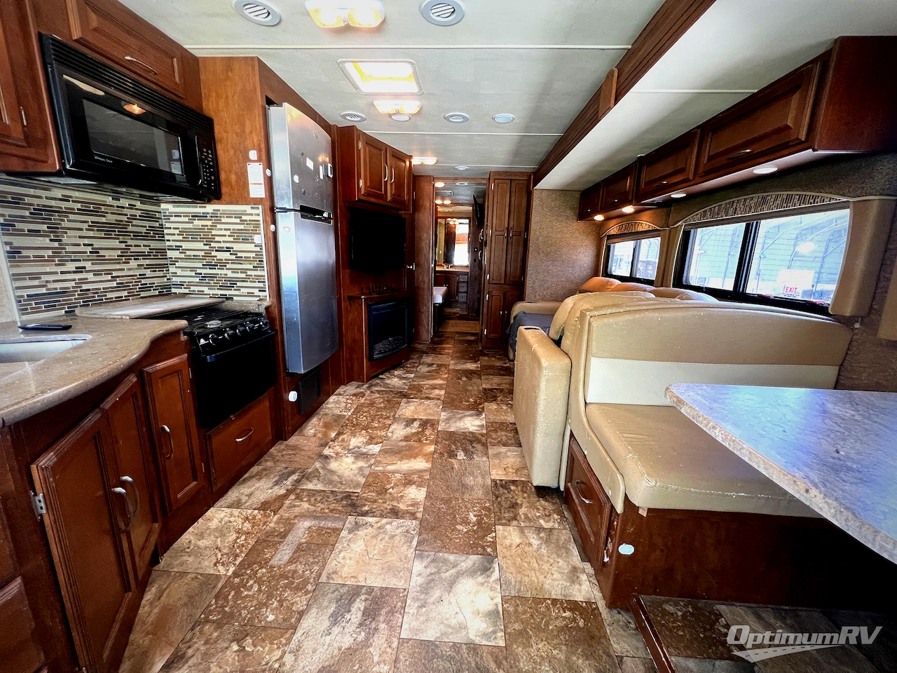 2015 Coachmen Mirada 35LS Photo 4