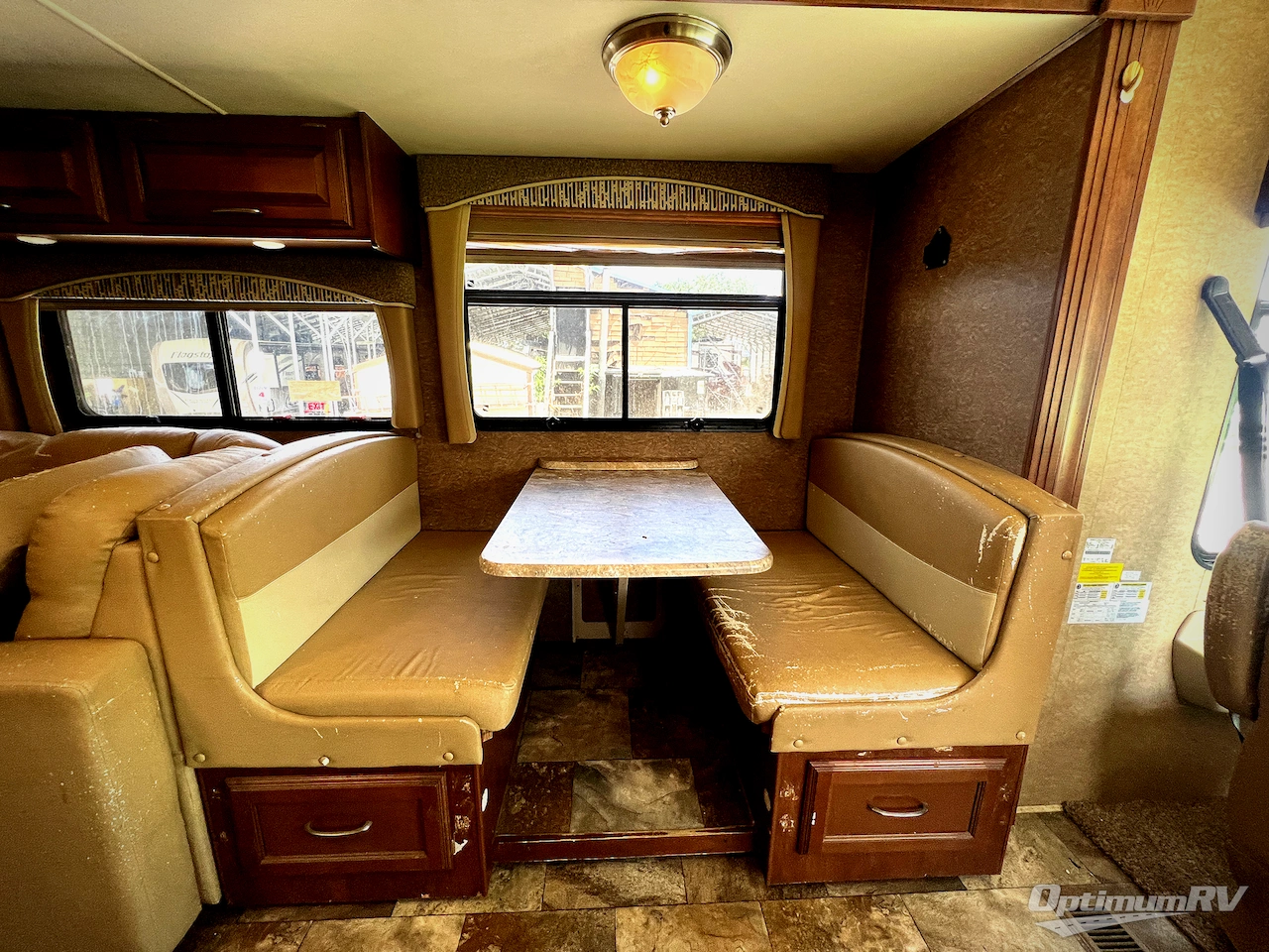 2015 Coachmen Mirada 35LS Photo 7