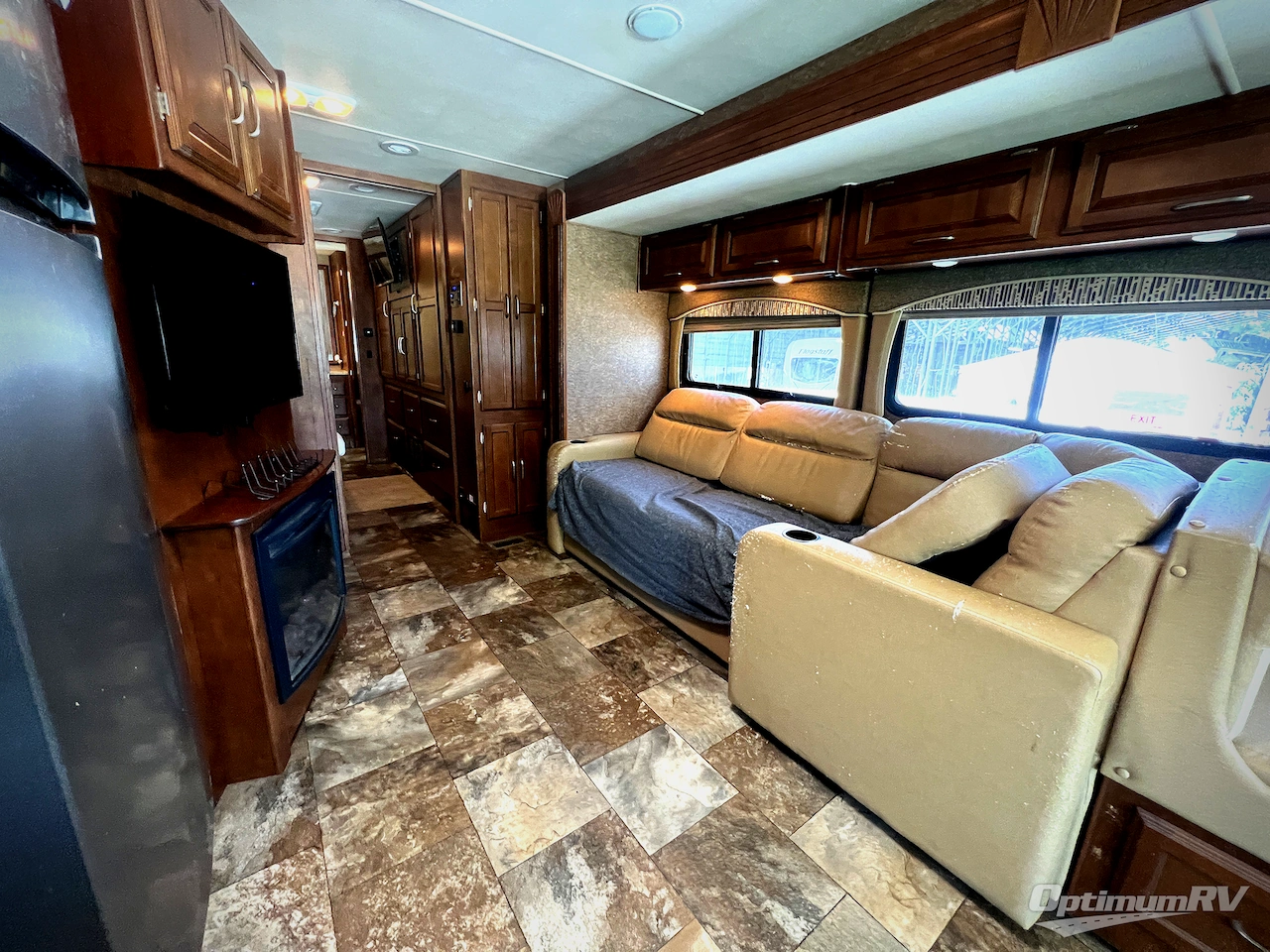 2015 Coachmen Mirada 35LS Photo 8