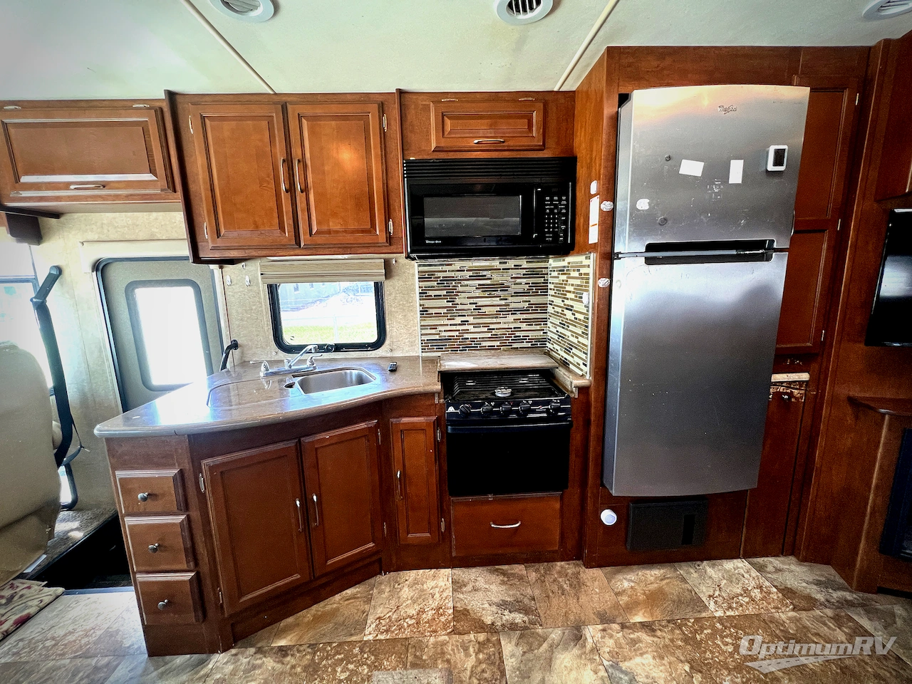 2015 Coachmen Mirada 35LS Photo 11