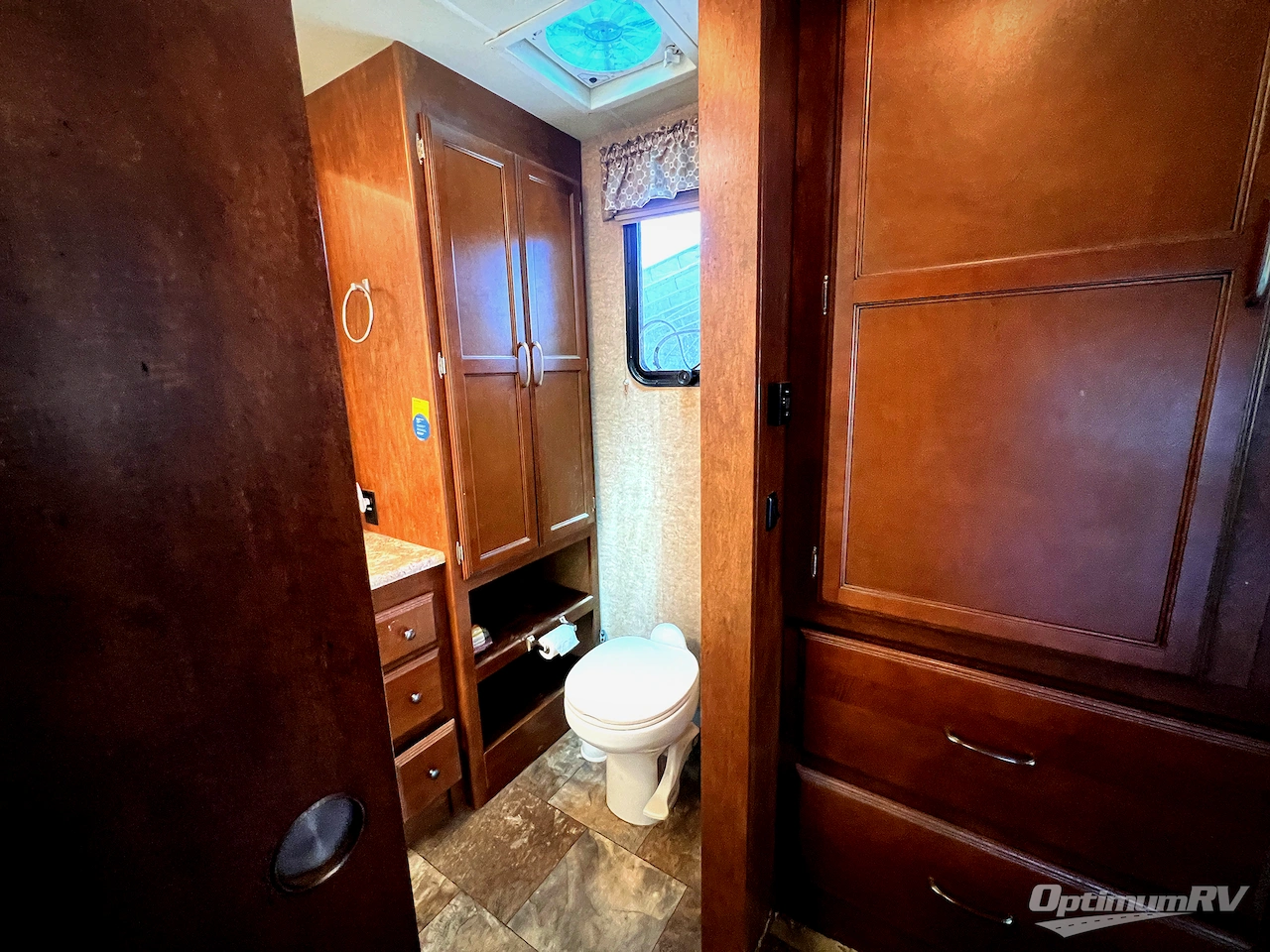 2015 Coachmen Mirada 35LS Photo 20