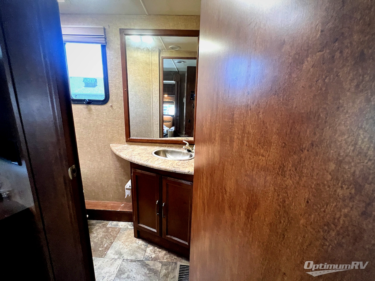 2015 Coachmen Mirada 35LS Photo 21