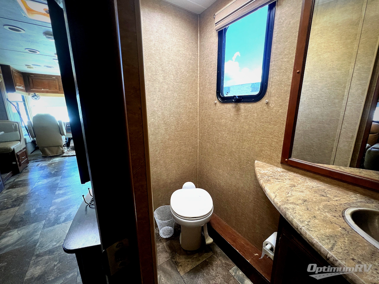 2015 Coachmen Mirada 35LS Photo 22
