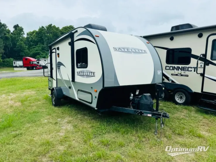 2017 Starcraft Satellite 18DS RV Photo 1