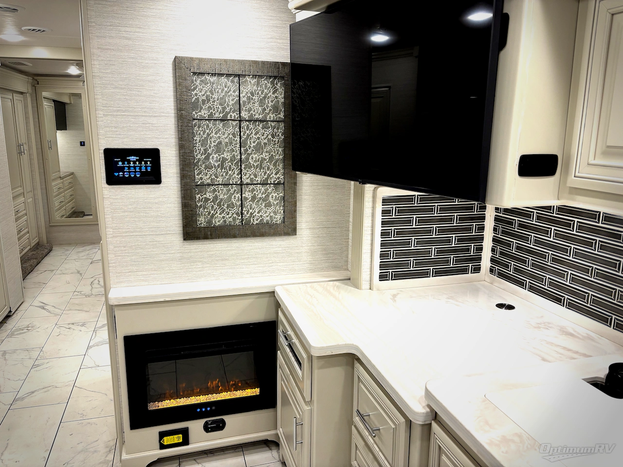 2025 Forest River Berkshire XL 40E Photo 11