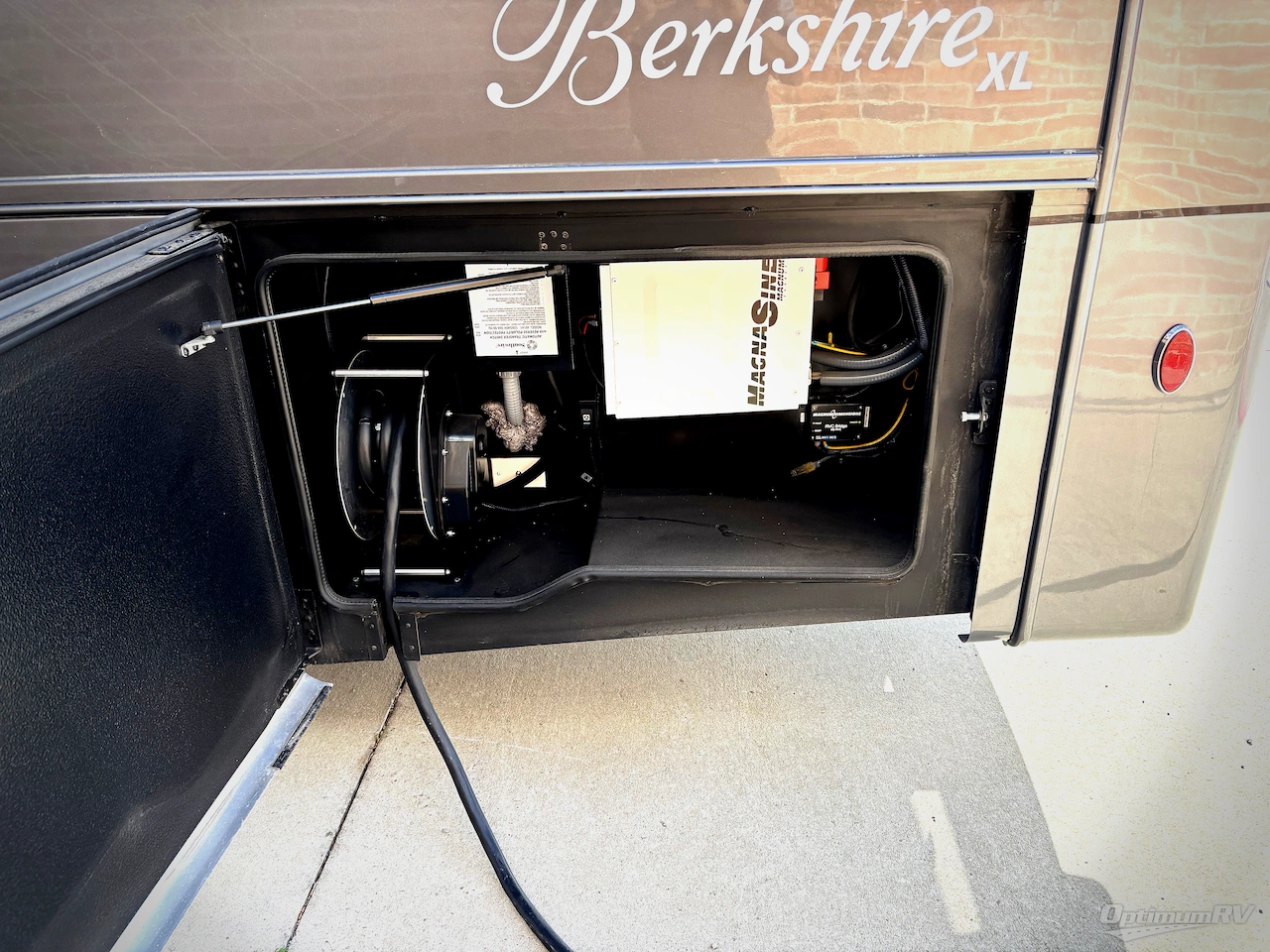 2025 Forest River Berkshire XL 40E Photo 27