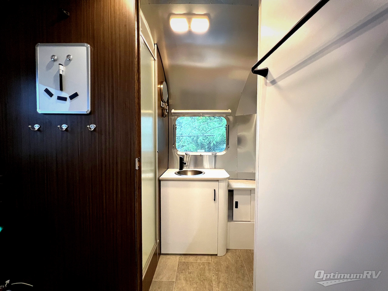 2022 Airstream Caravel 22FB Photo 15