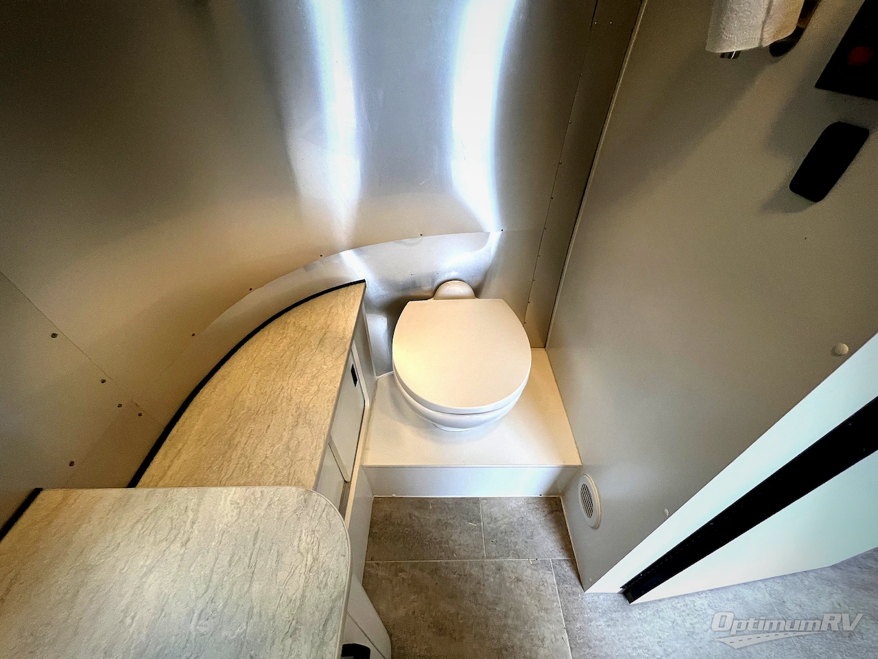 2022 Airstream Caravel 22FB Photo 20