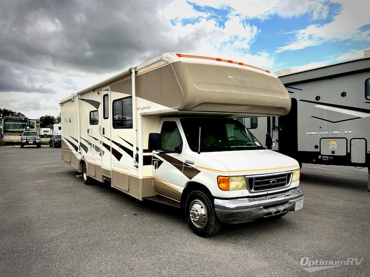 2007 Fleetwood Tioga 31M RV Photo 1