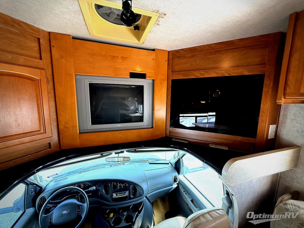 2007 Fleetwood Tioga 31M Photo 7