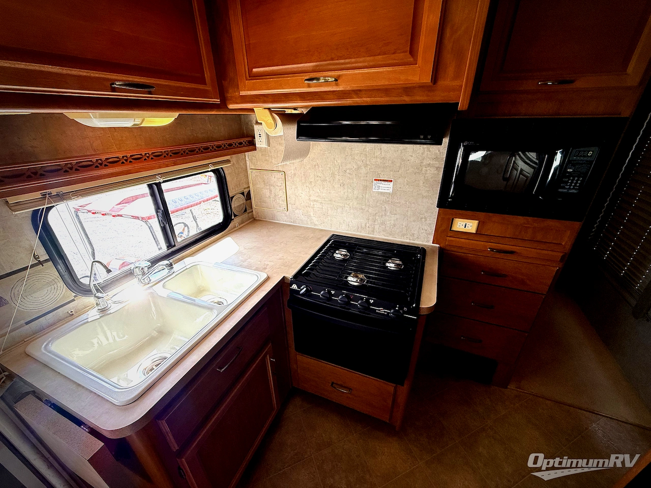 2007 Fleetwood Tioga 31M Photo 12