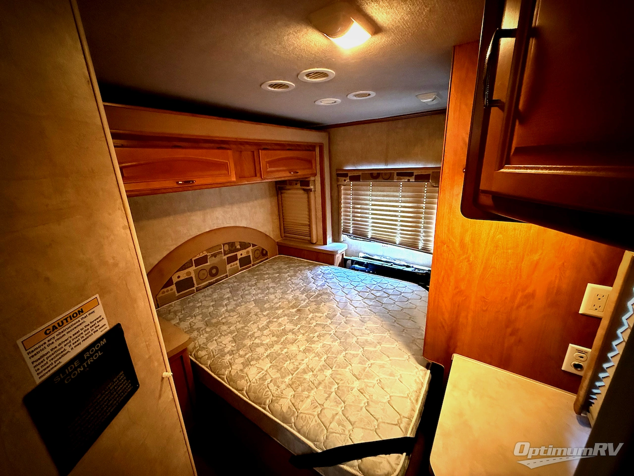 2007 Fleetwood Tioga 31M Photo 16