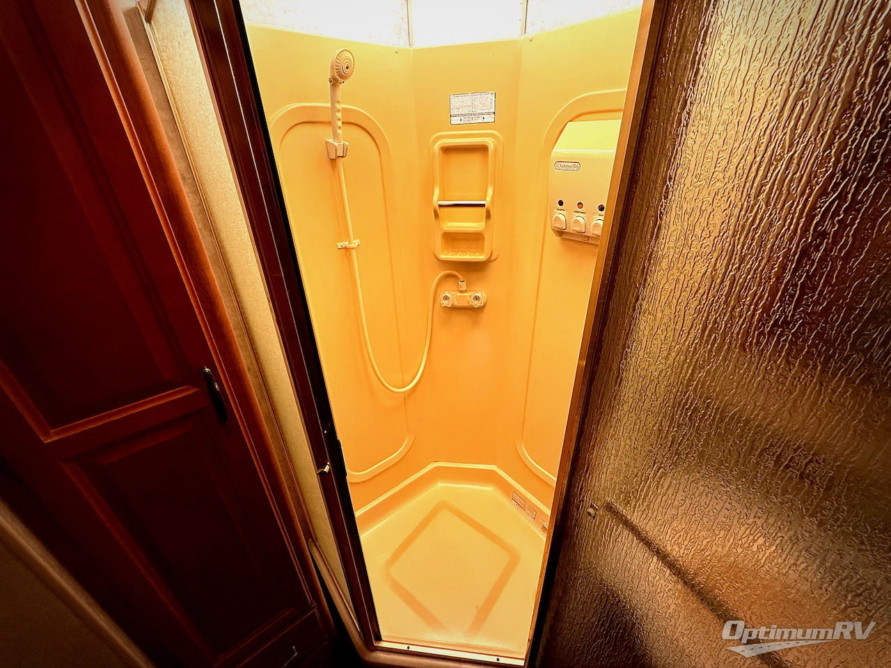 2007 Fleetwood Tioga 31M Photo 15