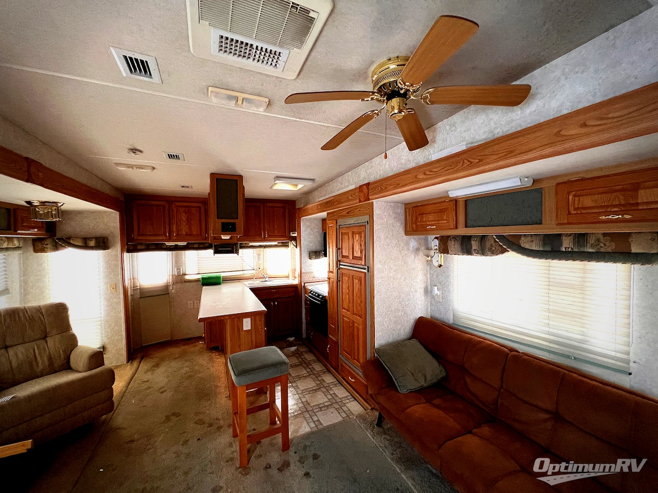 2001 NuWa HitchHiker 32RKTG Photo 3