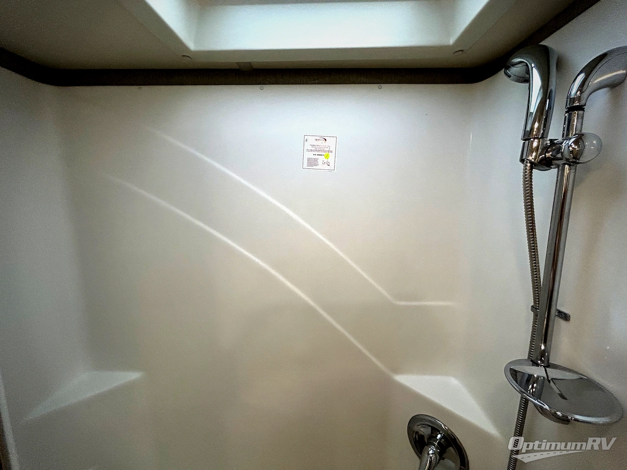 2021 Fleetwood Discovery 38W Photo 26