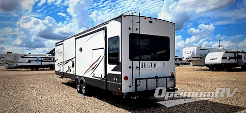2022 Forest River Rockwood Signature Ultra Lite 8337RL RV Photo 2