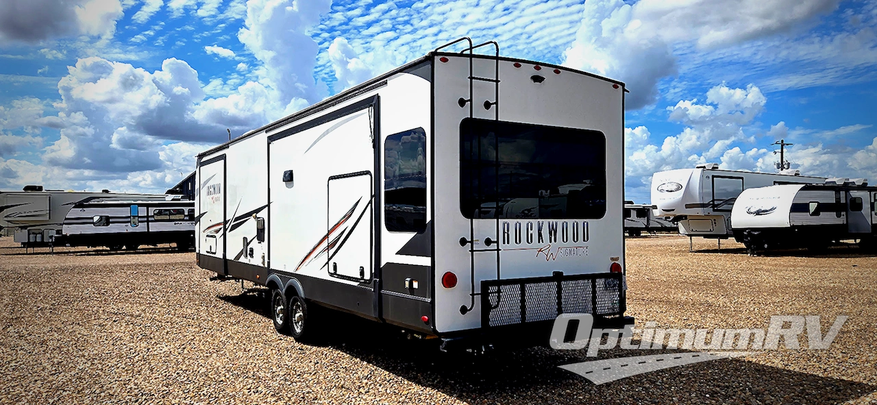 2022 Forest River Rockwood Signature Ultra Lite 8337RL Photo 3