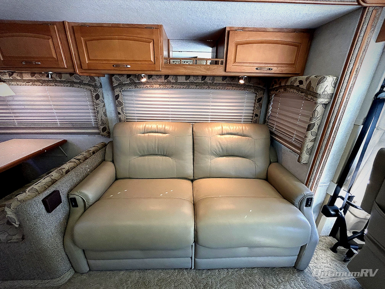 2005 Itasca Suncruiser 35A Photo 13