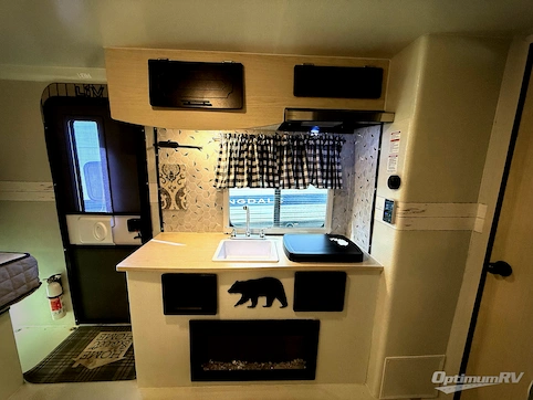 2024 International RV Manufacturing LIV 201FIT RV Photo 4