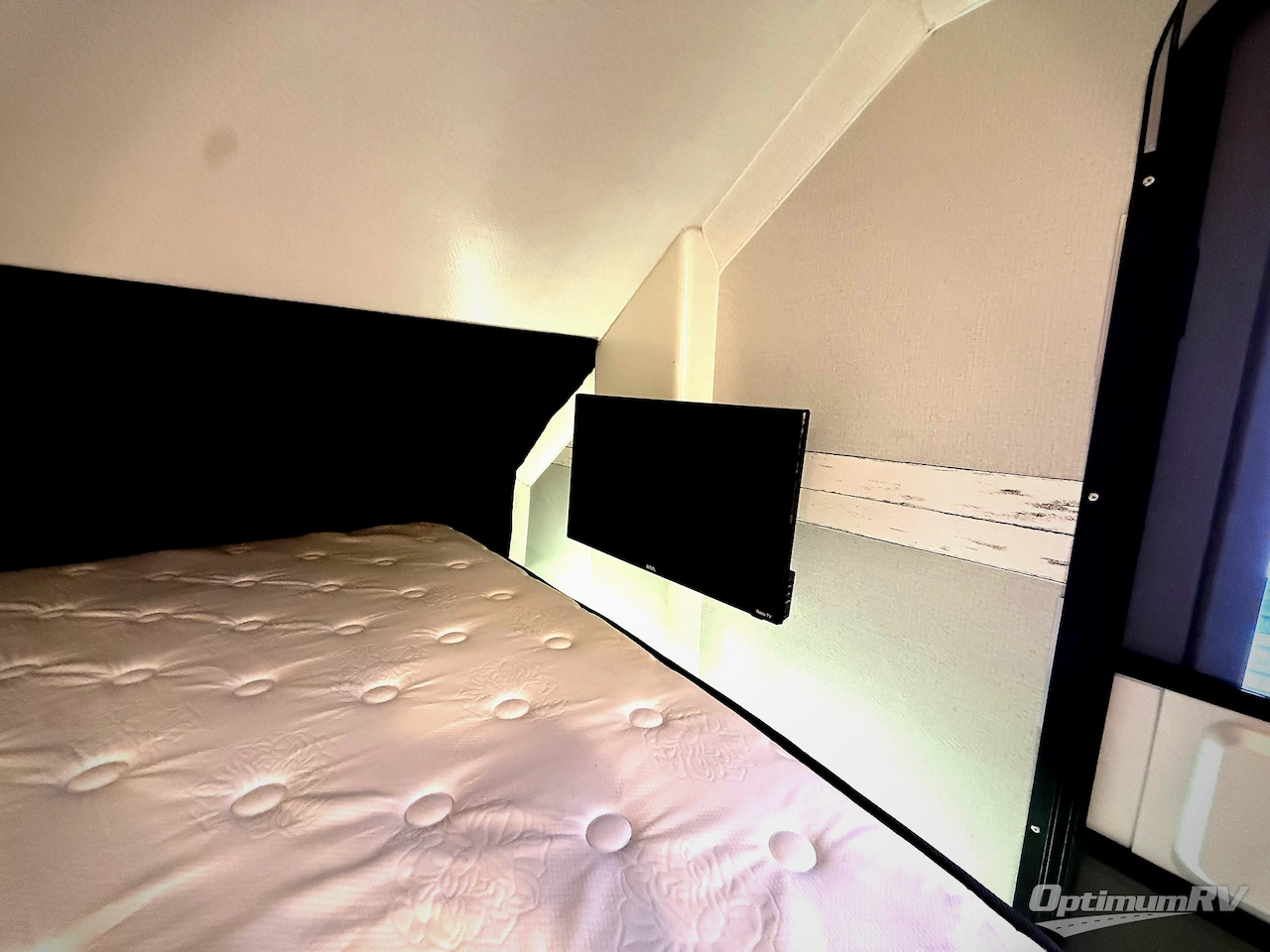 2024 International RV Manufacturing LIV 201FIT Photo 8