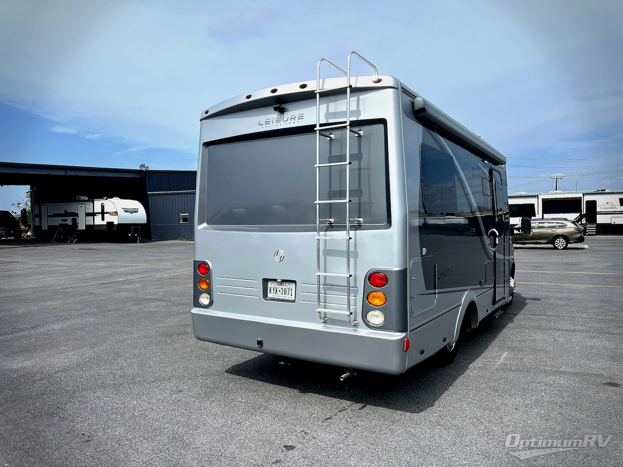 2015 Leisure Travel Unity U24TB Photo 3