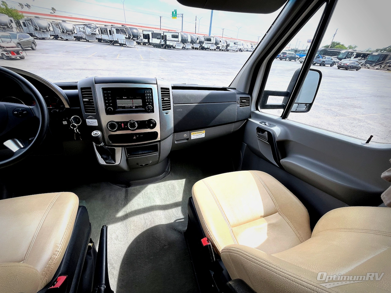 2015 Leisure Travel Unity U24TB Photo 9