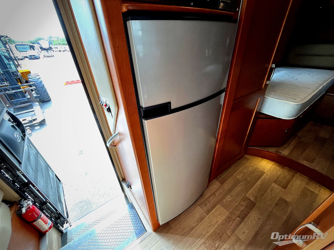 2015 Leisure Travel Unity U24TB Photo 11