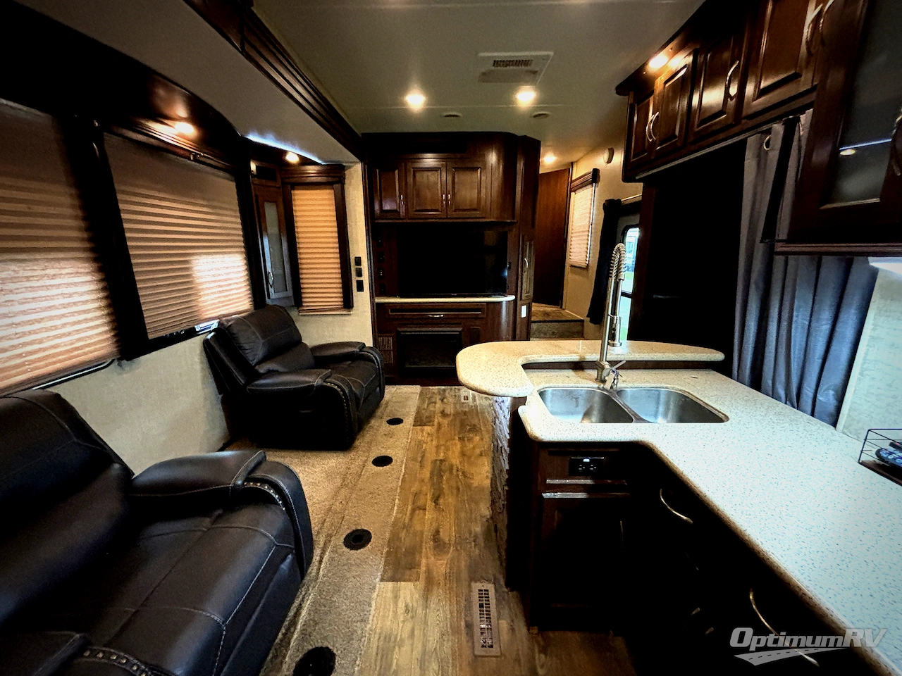 2015 Heartland Cyclone 4200 Photo 5