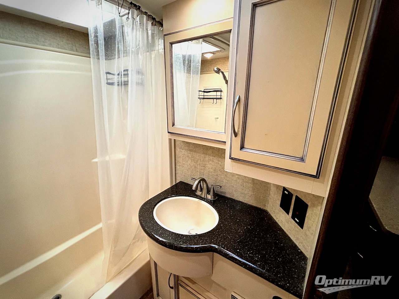 2015 Heartland Cyclone 4200 Photo 14
