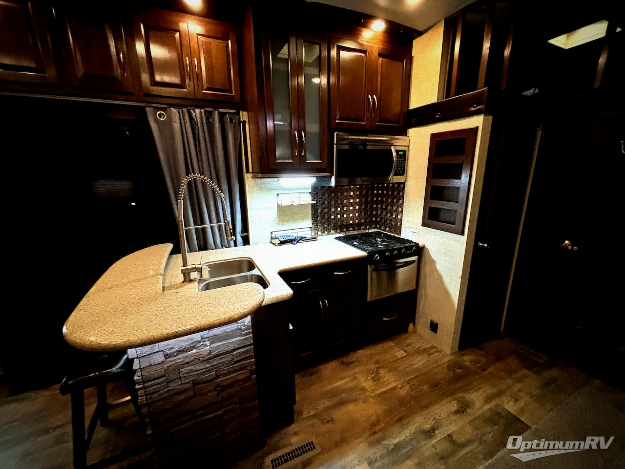 2015 Heartland Cyclone 4200 Photo 17
