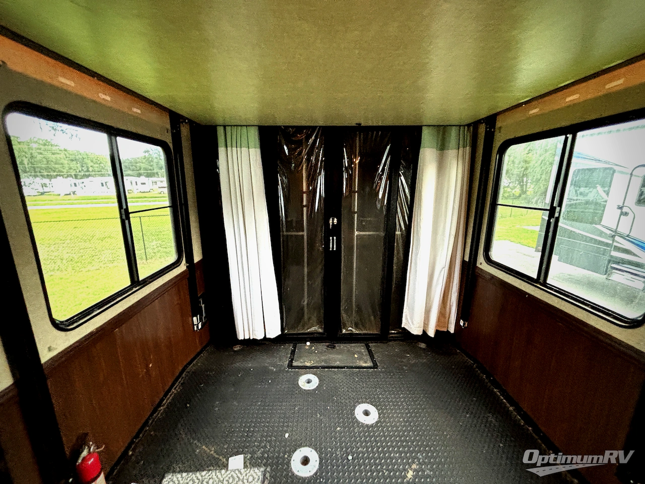 2015 Heartland Cyclone 4200 Photo 19
