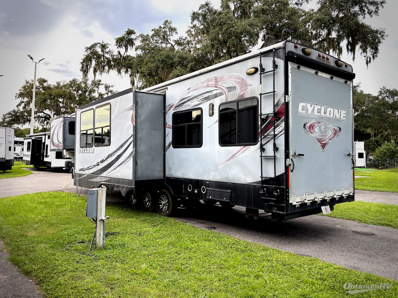 2015 Heartland Cyclone 4200 Photo 3
