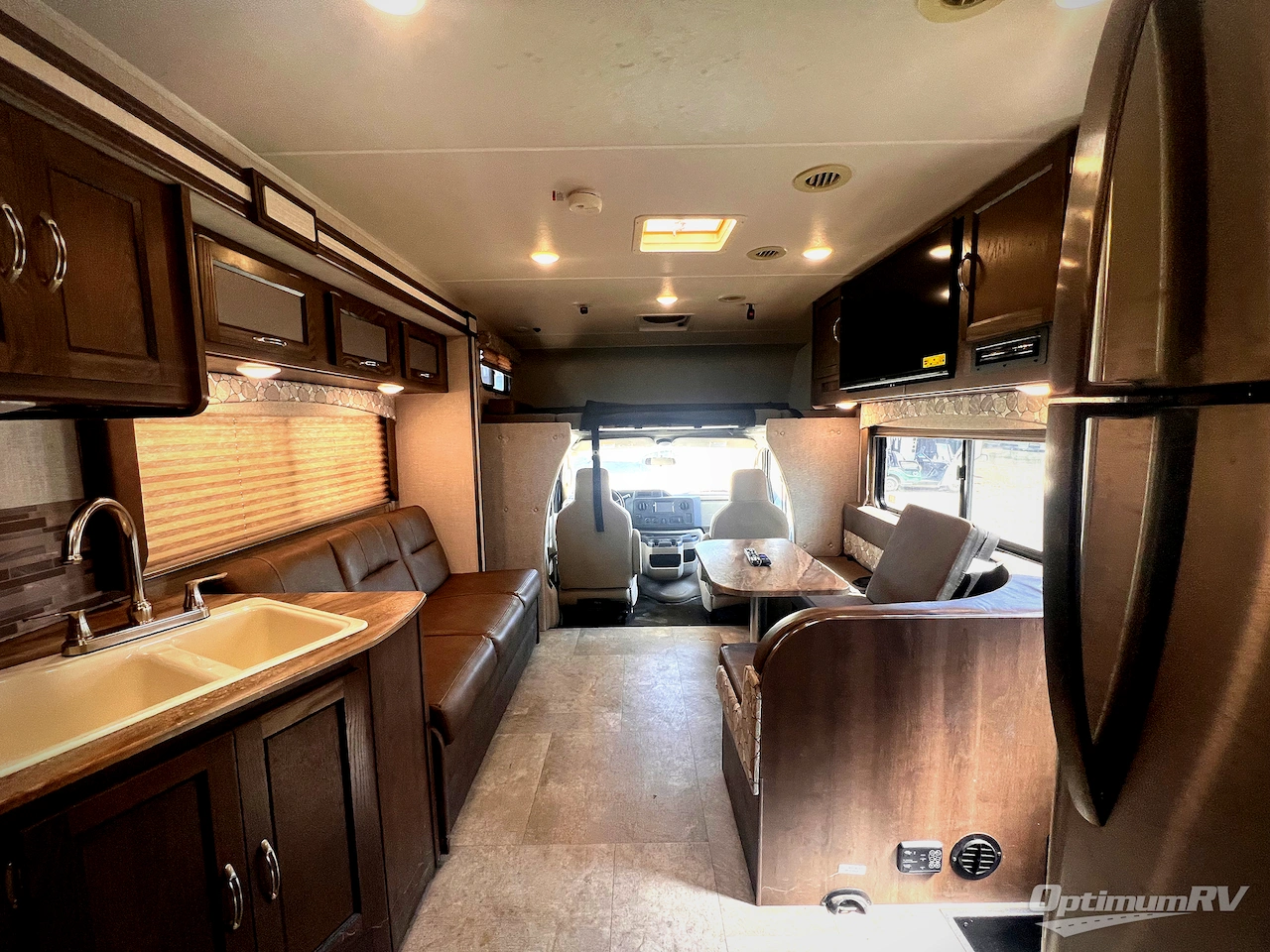 2020 Coachmen Freelander 32DS Ford 450 Photo 5