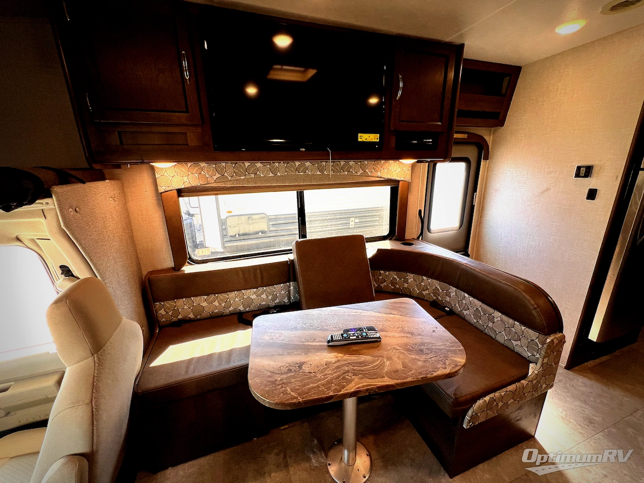 2020 Coachmen Freelander 32DS Ford 450 Photo 8