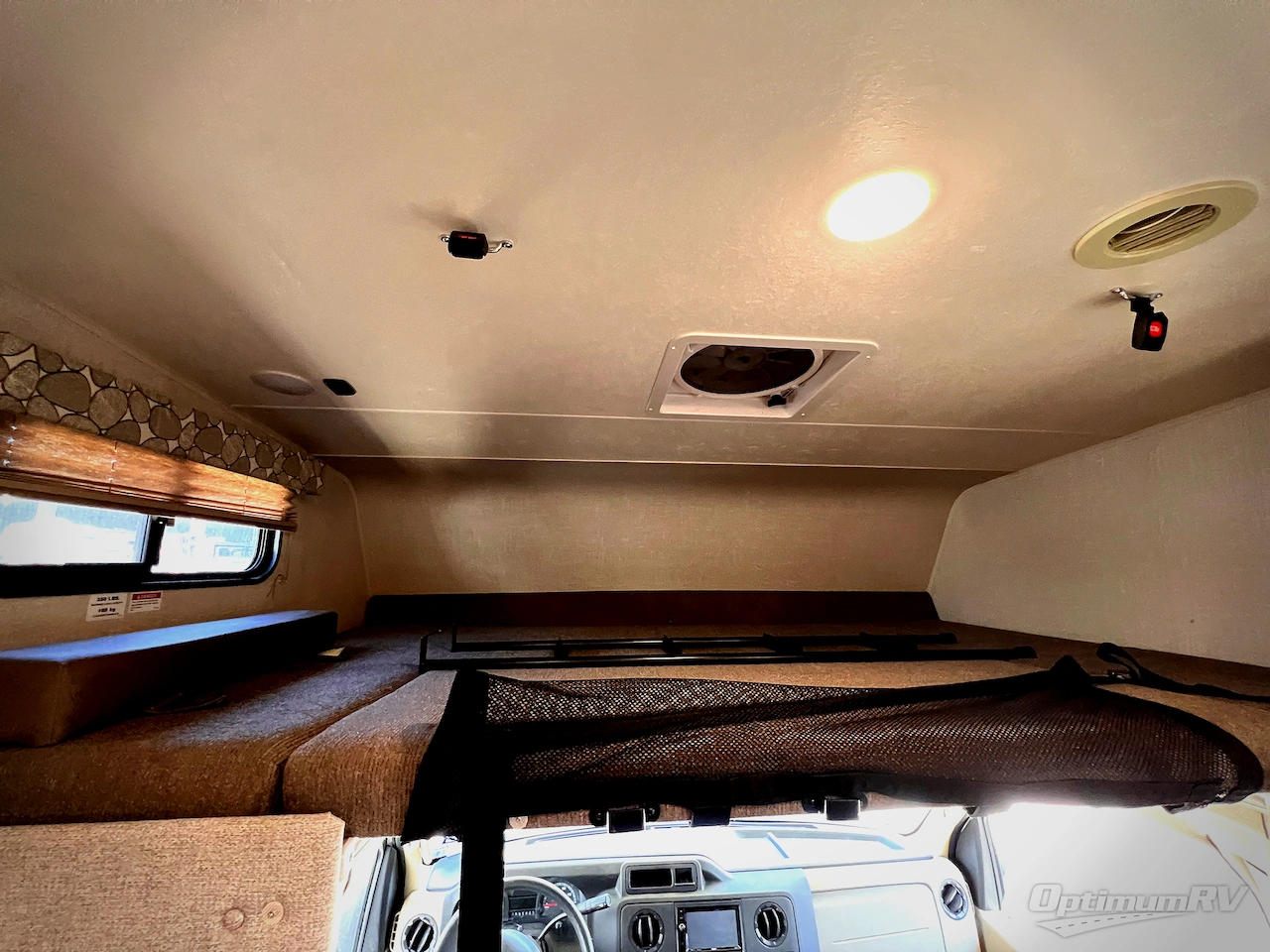 2020 Coachmen Freelander 32DS Ford 450 Photo 9