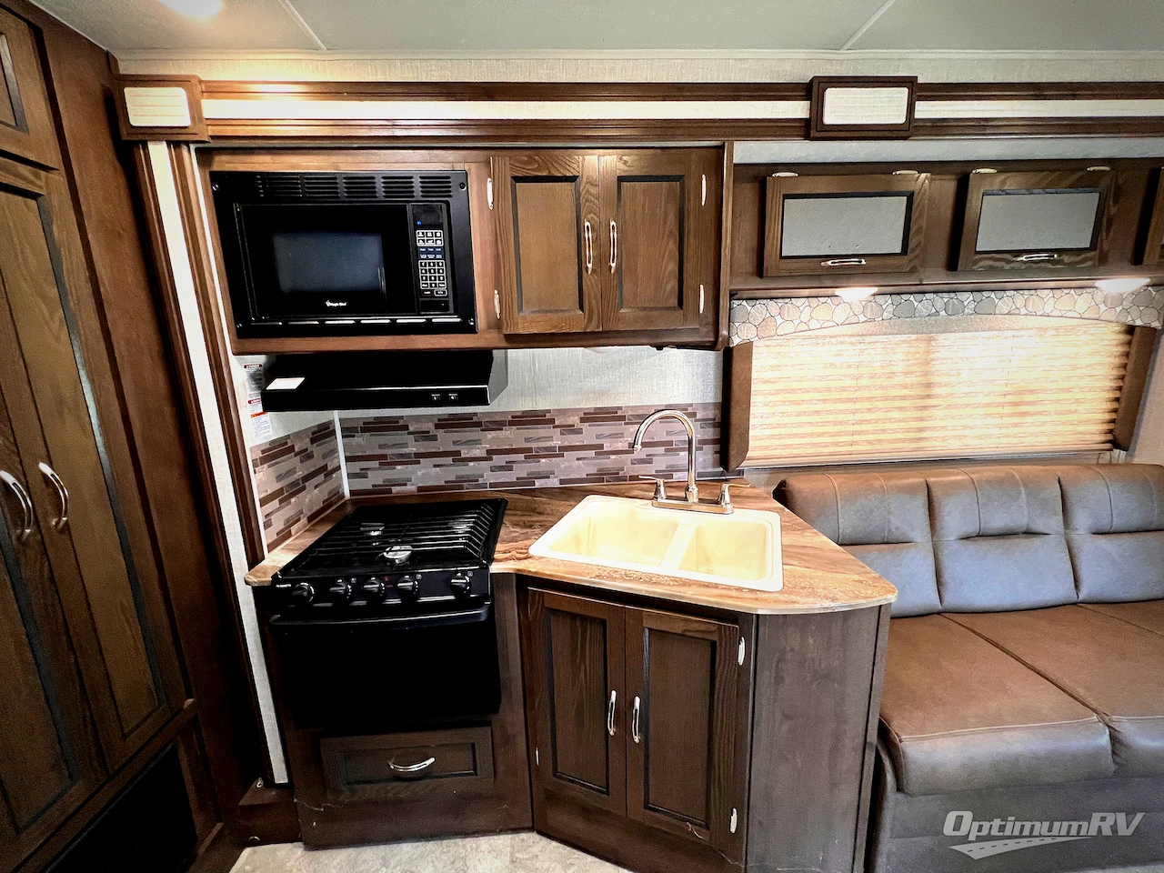 2020 Coachmen Freelander 32DS Ford 450 Photo 10