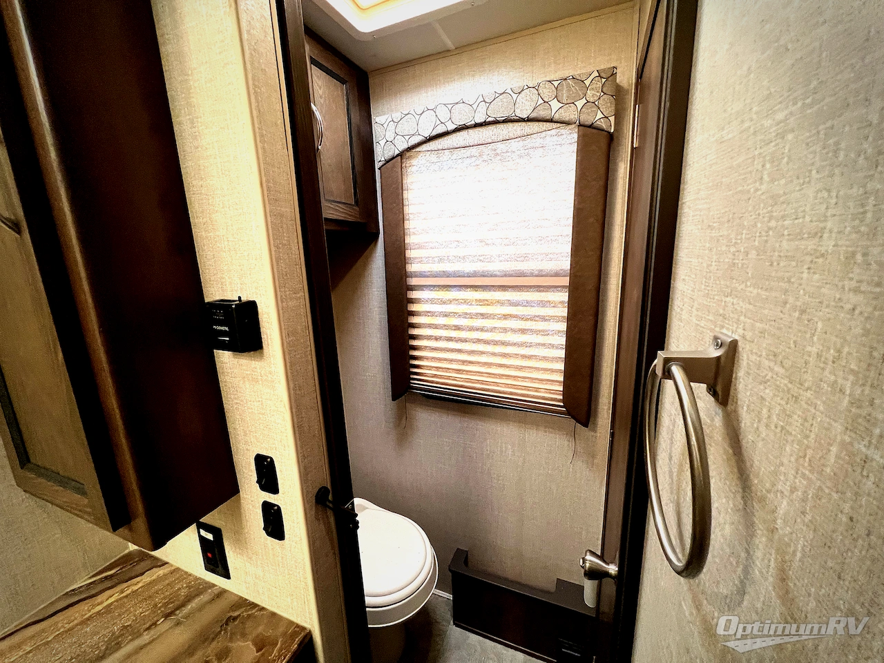 2020 Coachmen Freelander 32DS Ford 450 Photo 21