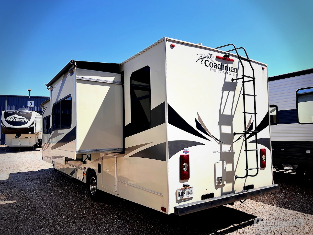 2020 Coachmen Freelander 32DS Ford 450 Photo 3