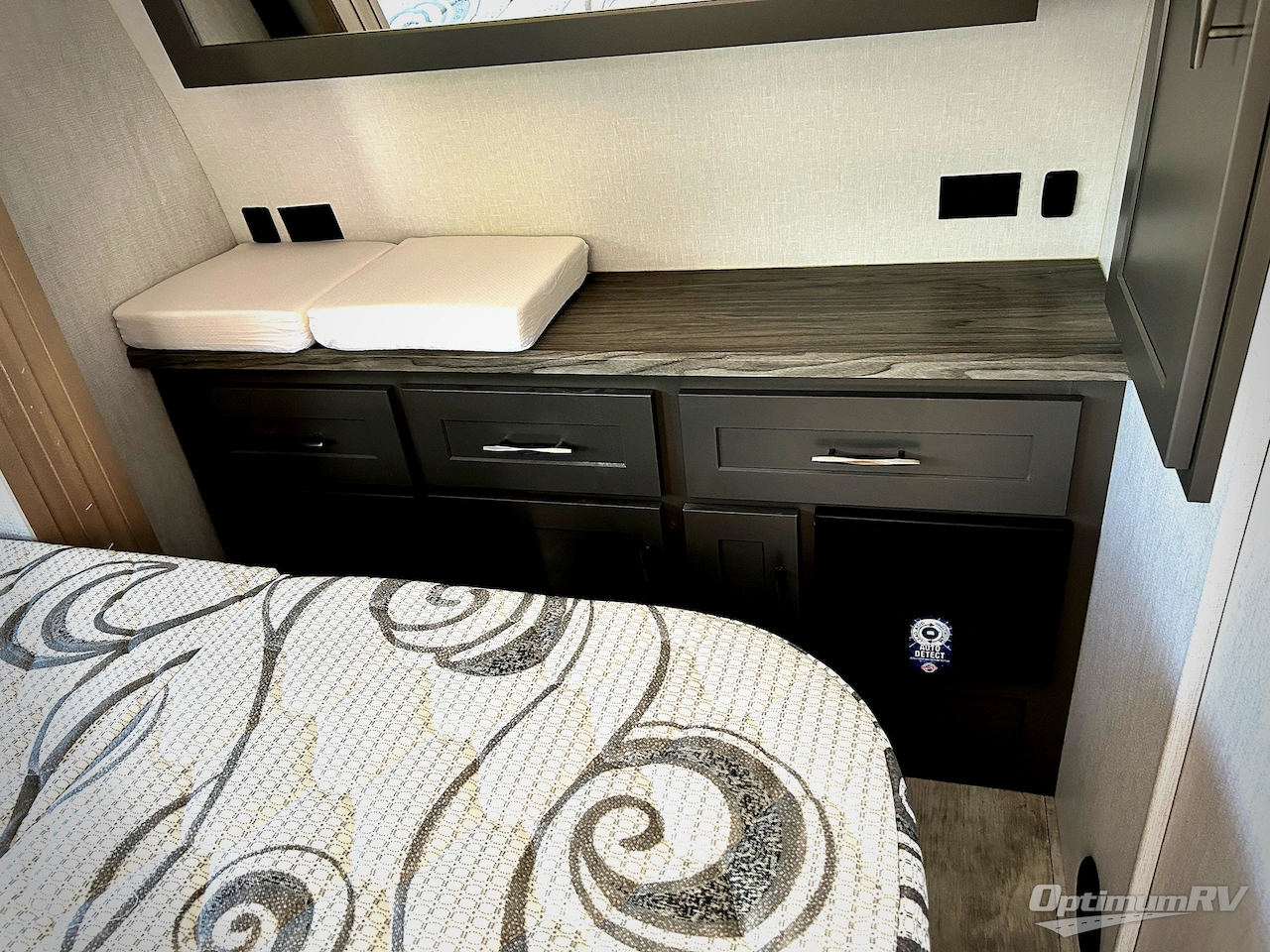 2023 Grand Design Momentum G-Class 21G Photo 12