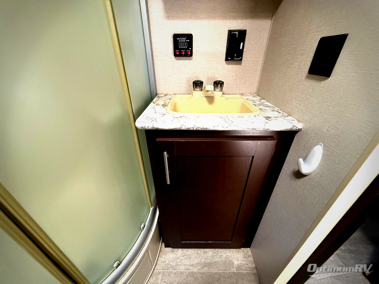 2018 KZ Sportsmen LE 241RLLE Photo 15