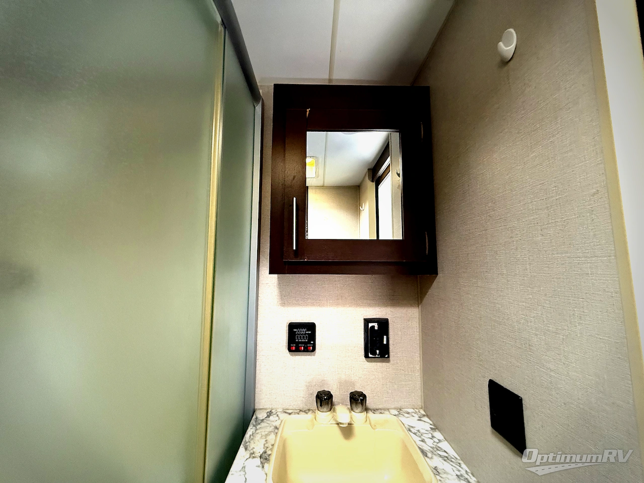 2018 KZ Sportsmen LE 241RLLE Photo 16