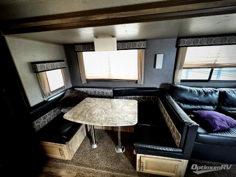 2021 Coachmen Catalina Legacy 293QBCK RV Photo 3