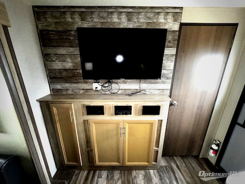 2021 Coachmen Catalina Legacy 293QBCK RV Photo 4